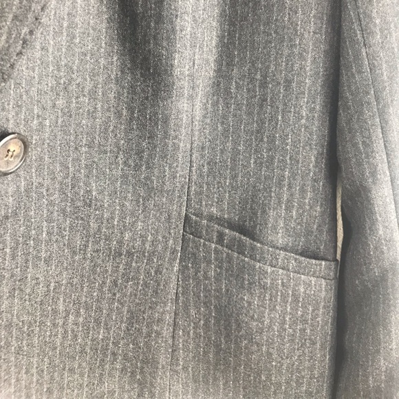 J. Crew Grey Pinstripe 100% Italian Wool Blazer - Picture 4 of 8